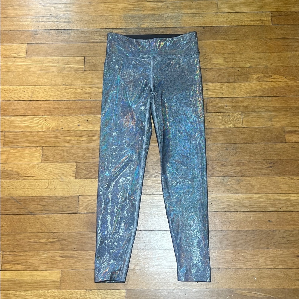 Heroine Sport The Marvel Metallic Leggings in Platinum, size Medium - Picture 2 of 14